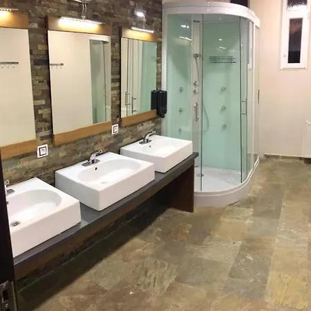 Sokolovna Vandrerhjem Trutnov